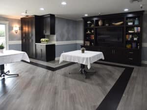 Valley Pointe dining room