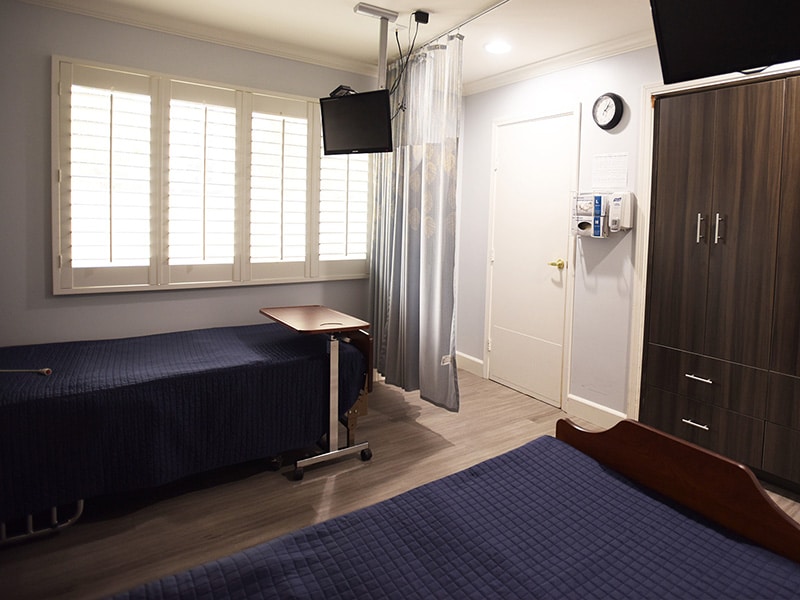 Valley Pointe semi-private room